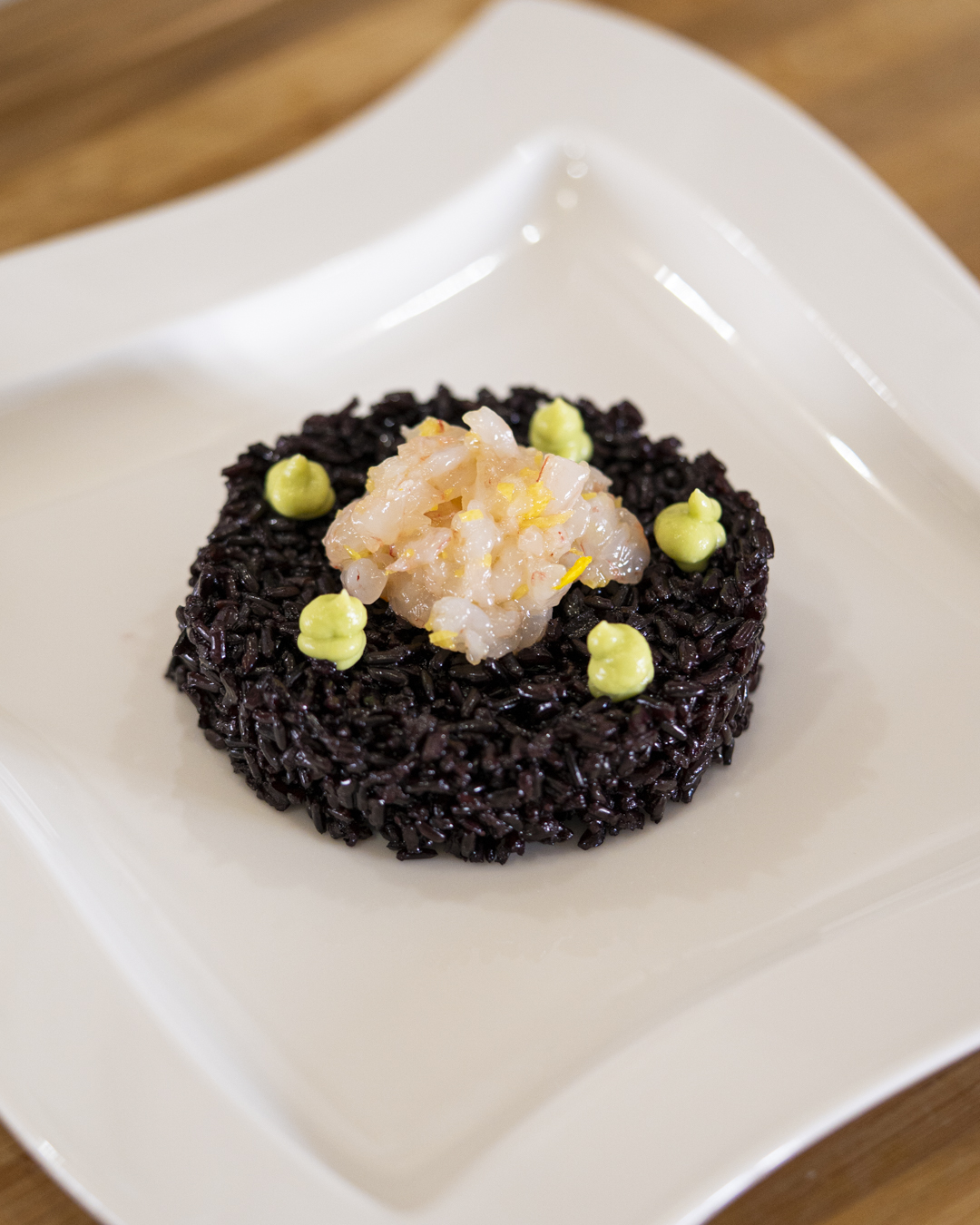 Risotto con salsa di avocado e tartare di gambero rosa - Hera nei Campi